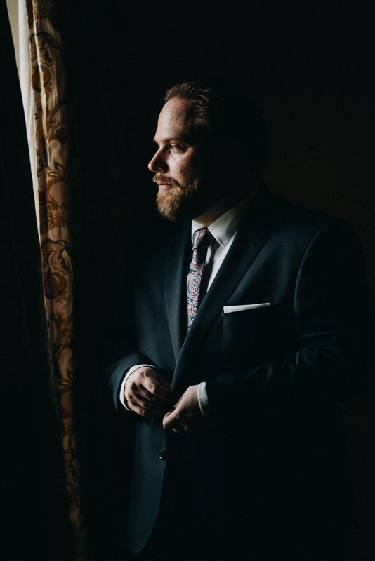 para młoda poczas sesji ślubnej w Warszawie, hala koszyki